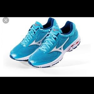 Mizuno women’s Wave Rider 22 running shoes
